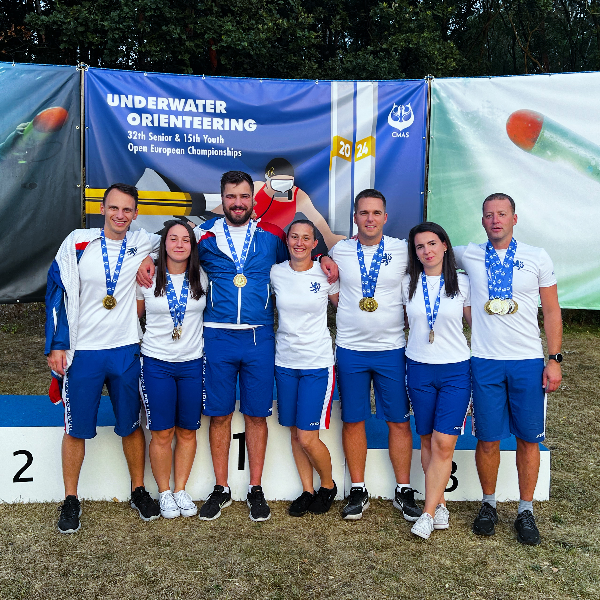 Liberečtí závodníci na ME - zleva Jakub Valníček, Barbora Svobodová, Lukáš SIlný, Radka Němečková, Ondřej Kašpar, Dominika Benešová, Jakub Němeček.jfif